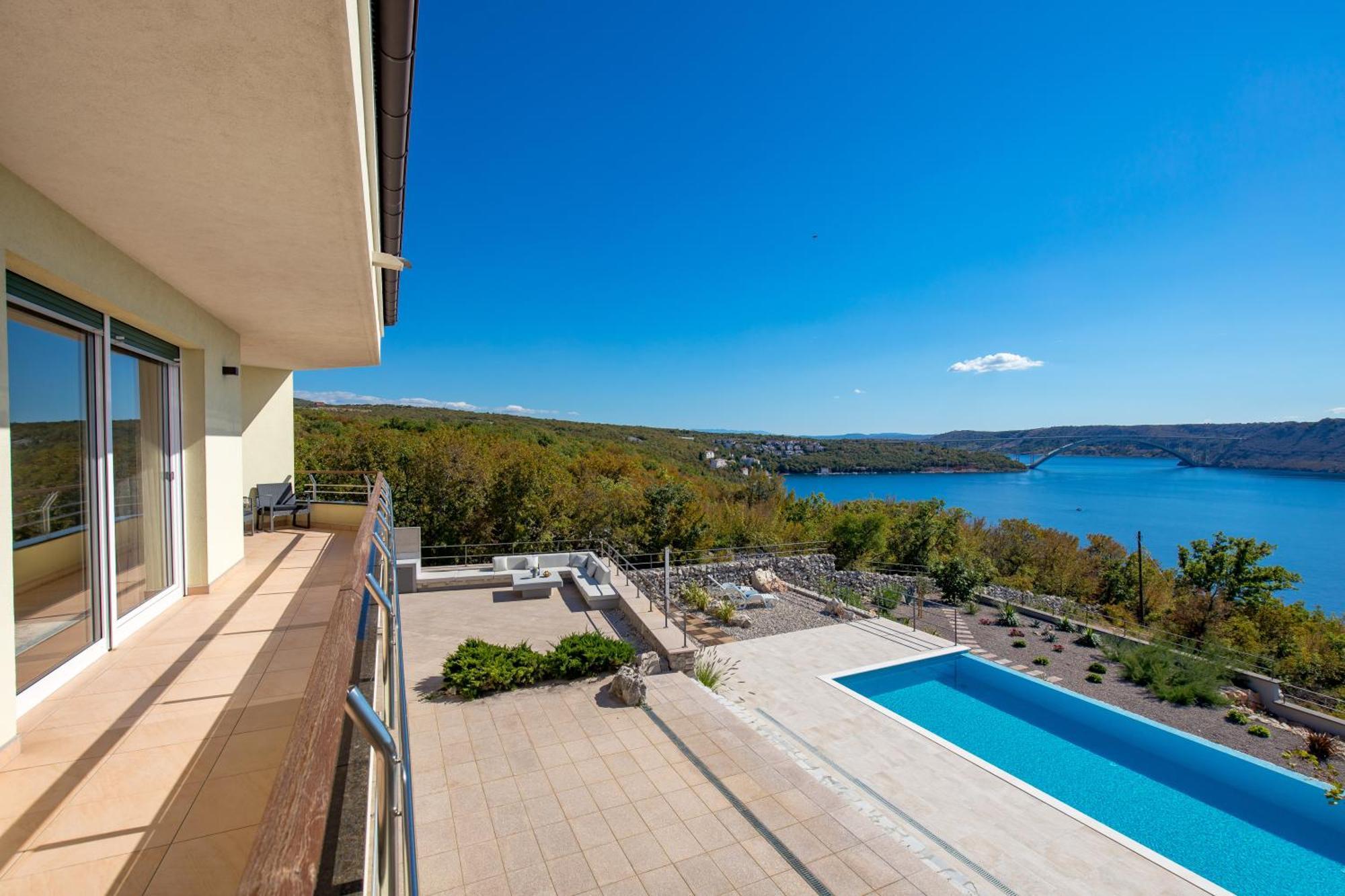 Luxury Villa Ostro With Pool & Krk Bridge View 클랄제비카 외부 사진