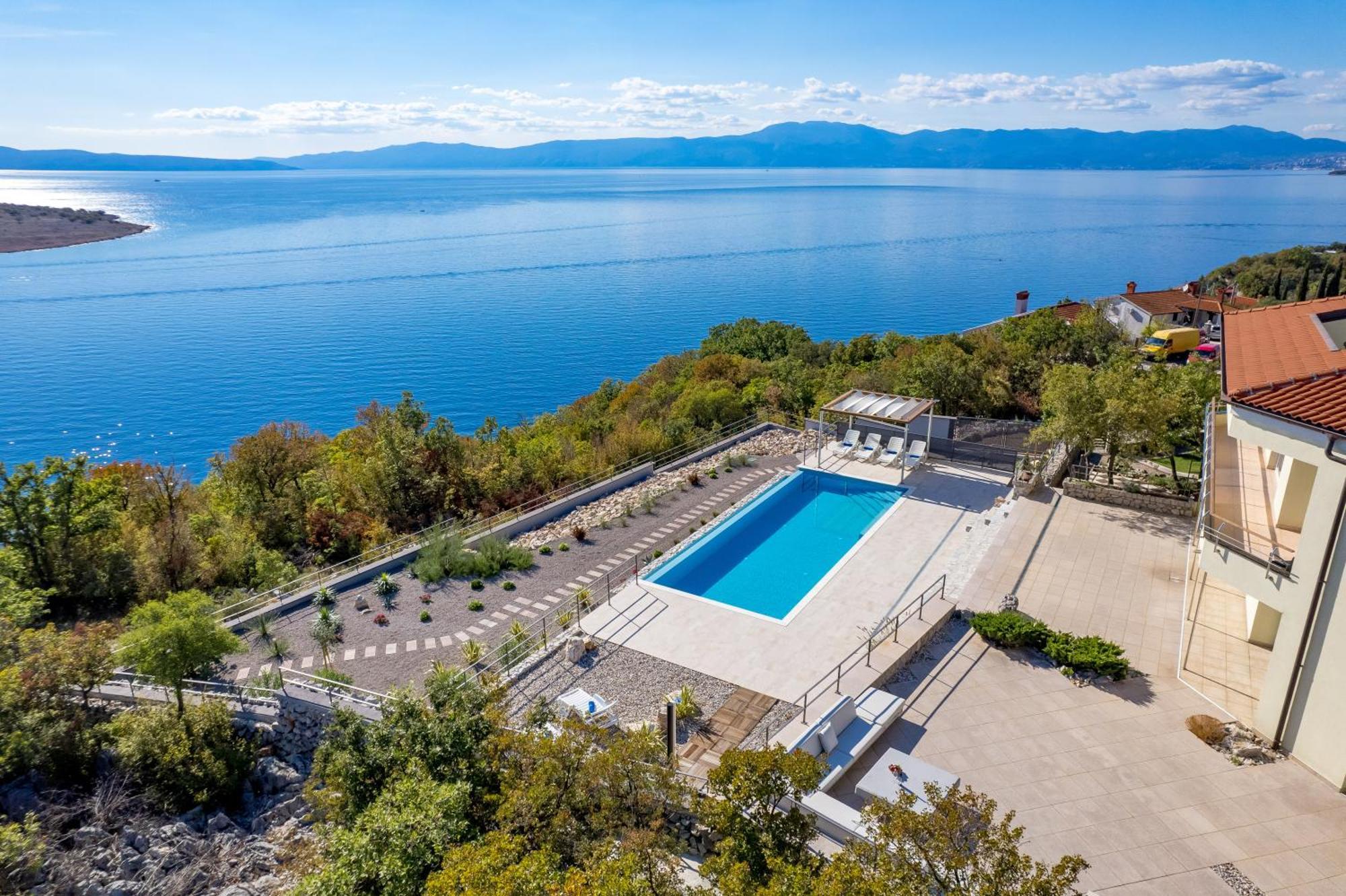 Luxury Villa Ostro With Pool & Krk Bridge View 클랄제비카 외부 사진