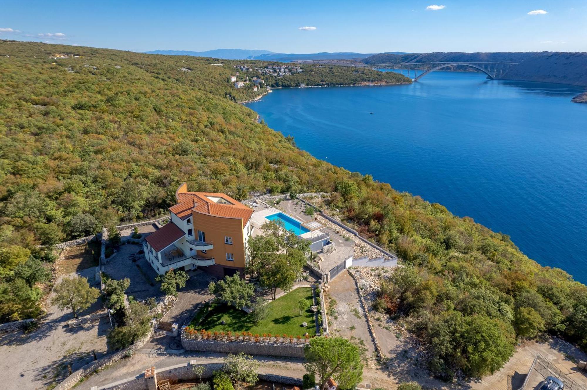 Luxury Villa Ostro With Pool & Krk Bridge View 클랄제비카 외부 사진
